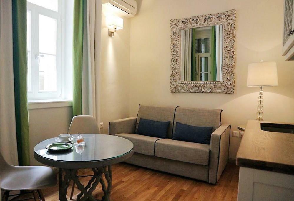 Acropolis Townhouseco Suites Atina Dış mekan fotoğraf
